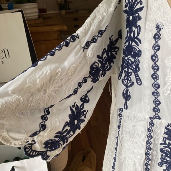 Blue and White Blouse - Size L - Picture 4 of 8